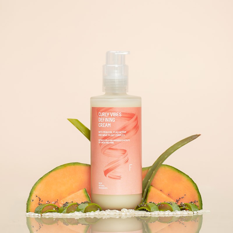 FRESHLY CURLY VIBES DEFINIG CREAM 200ML 100% ingredientes naturales FRESHLY CURLY VIBES DEFINIG CREAM 200ML 100% ingredientes naturales